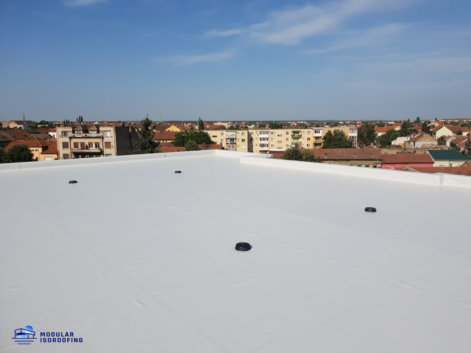 Hidroizolație clădire modernă de birouri